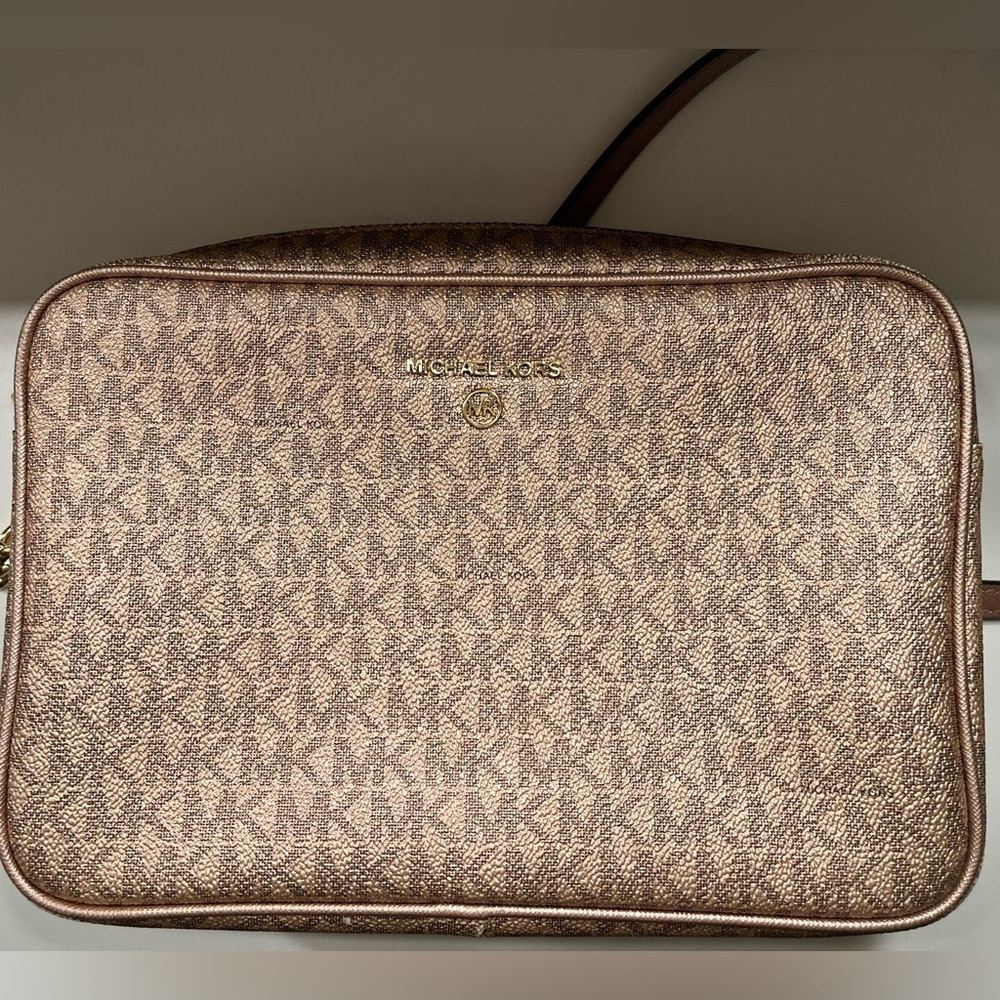 Micheal Kors Crossbody